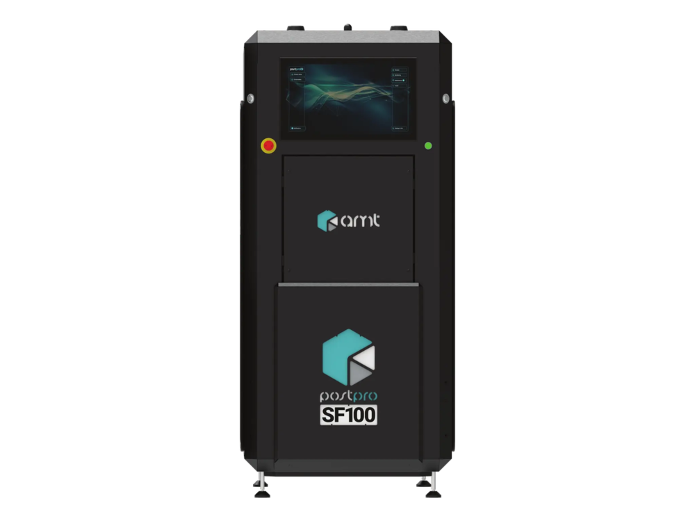 Sistema industrial de alisamento a vapor AMT PostPro SF100, gabinete preto com tela de toque