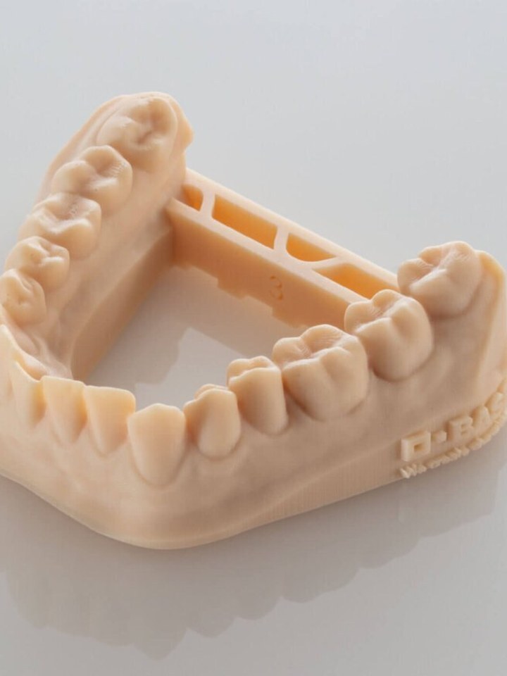 Frasco da resina Ultracur3D DM 2505 para modelo dental