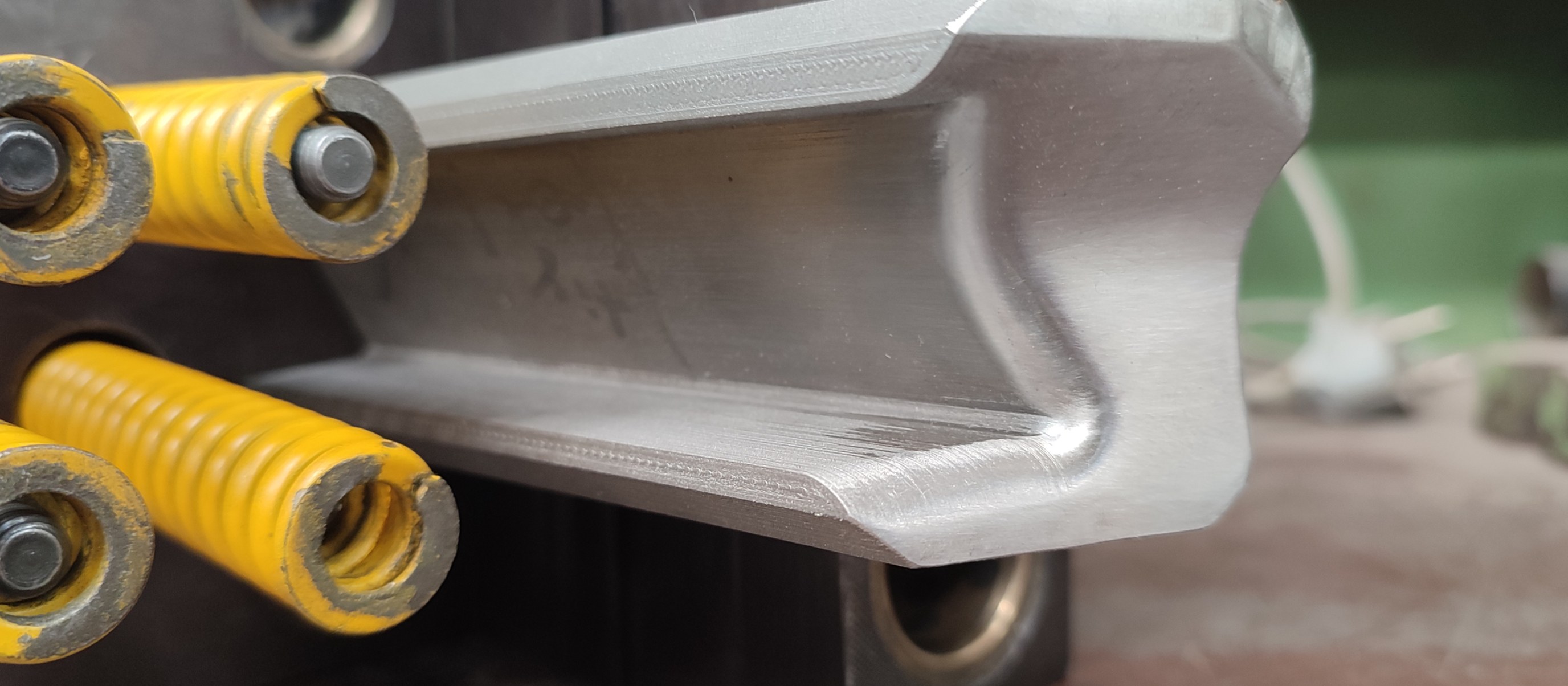 Molde metálico de ferramentaria com inserto de aço impresso em 3D