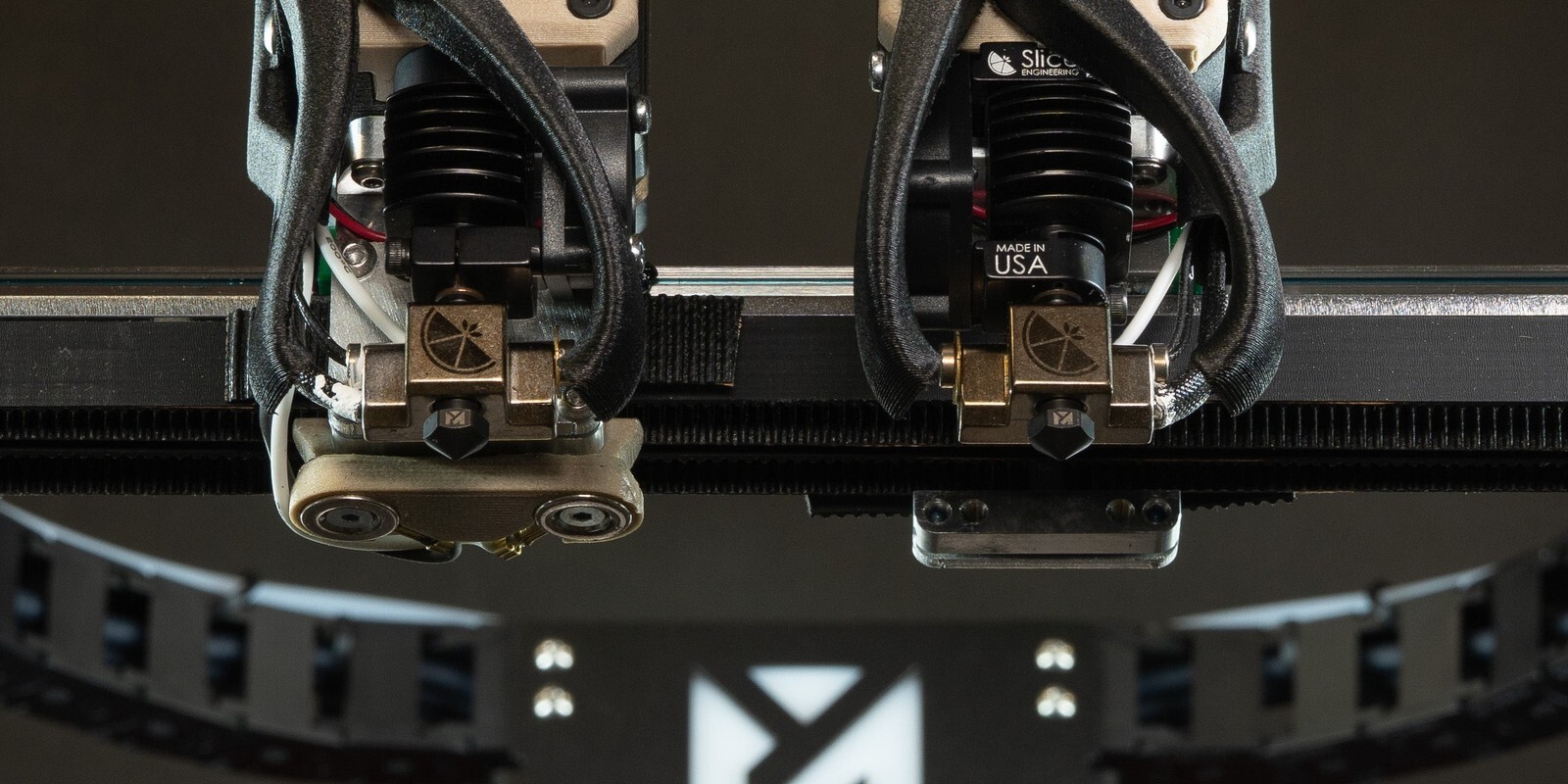 Cabeçotes independentes da impressora 3D Vision Miner 22 IDEX V4 em detalhe