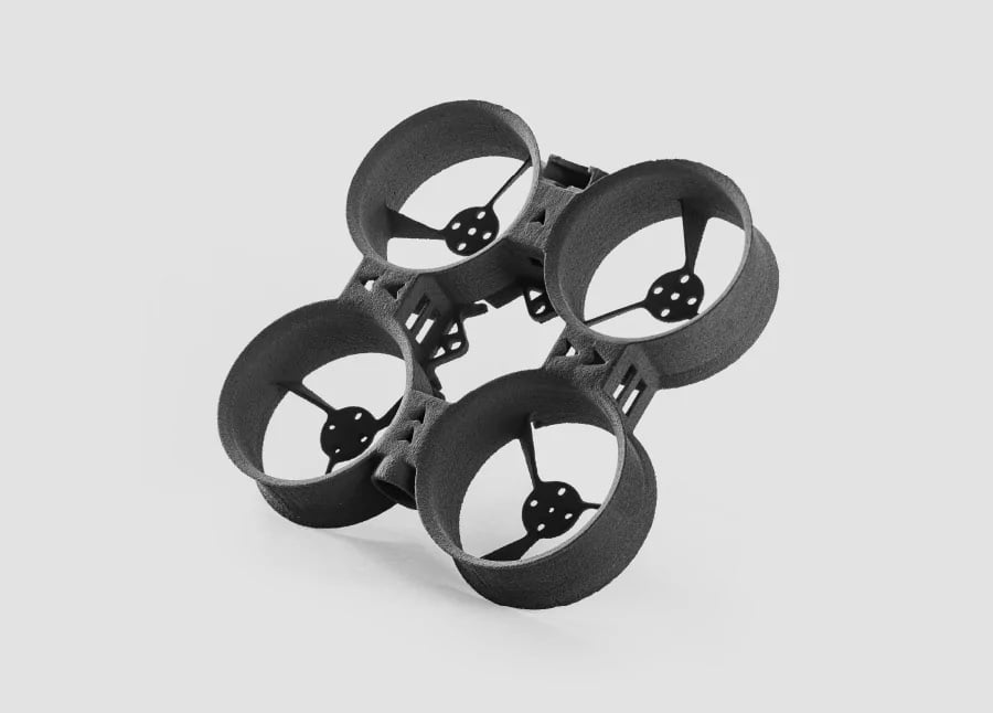Estrutura de drone com quatro dutos de hélice impressa em SLS na Sinterit Lisa X